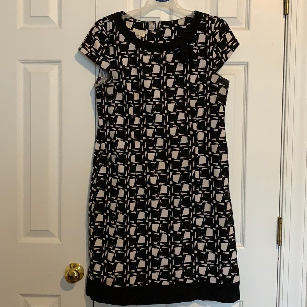 Super cute black and white dress